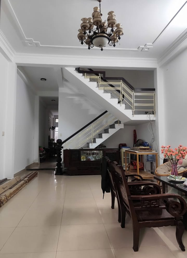 Nhà riêng Thái Thị Bôi 120m² - Ô tô vào tận nhà, sổ hồng sẵn!