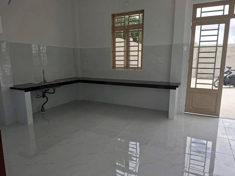 Nhà Nguyên Căn 5PN Quận 12 - Sân Xe Hơi, Giá 10 Triệu/Tháng