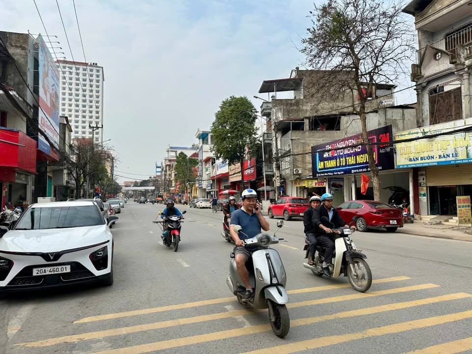 Nhà Mặt Tiền Phan Đình Phùng, Thái Nguyên - 90m², Kinh Doanh Đỉnh Cao