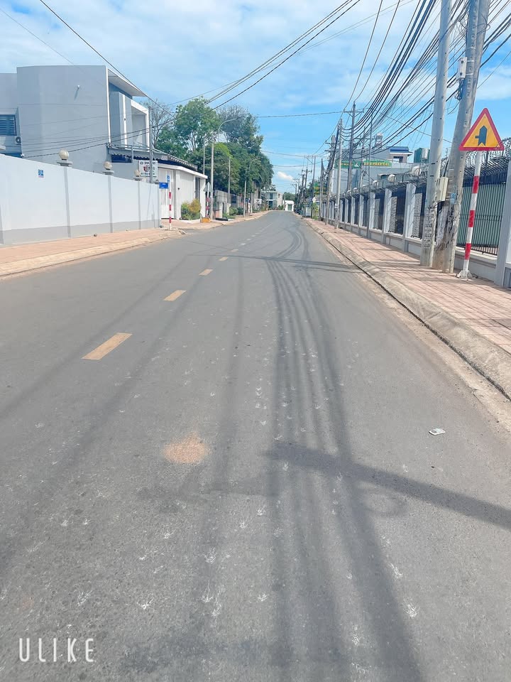 Nhà Mặt Tiền Kinh Doanh Phường Long Khánh, 125m² Sổ Riêng Thổ Cư - Chỉ 1.2 Tỷ