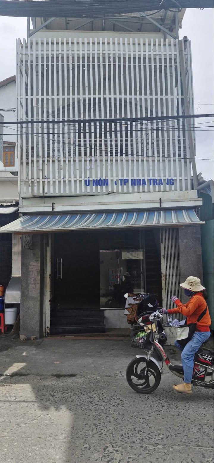 Nhà mặt tiền Cầu Dứa Phú Nông 51m2 4.5 tỷ - Vị trí đẹp