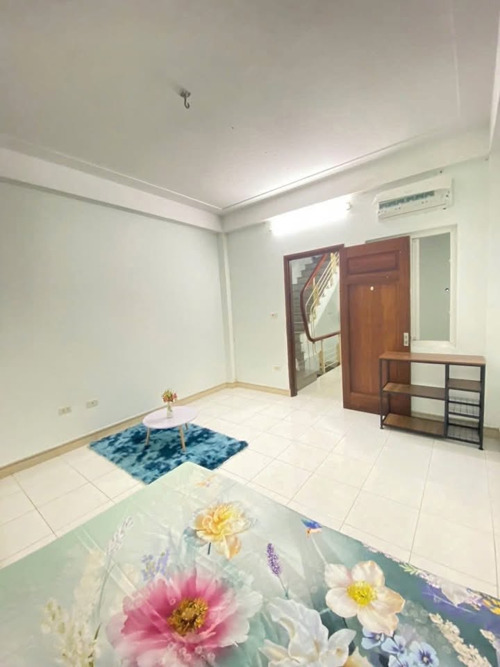 Nhà cho thuê 82 Phú Đô, Cầu Giấy - 2.7 Triệu/tháng, Full Nội Thất, Ô tô đỗ cửa