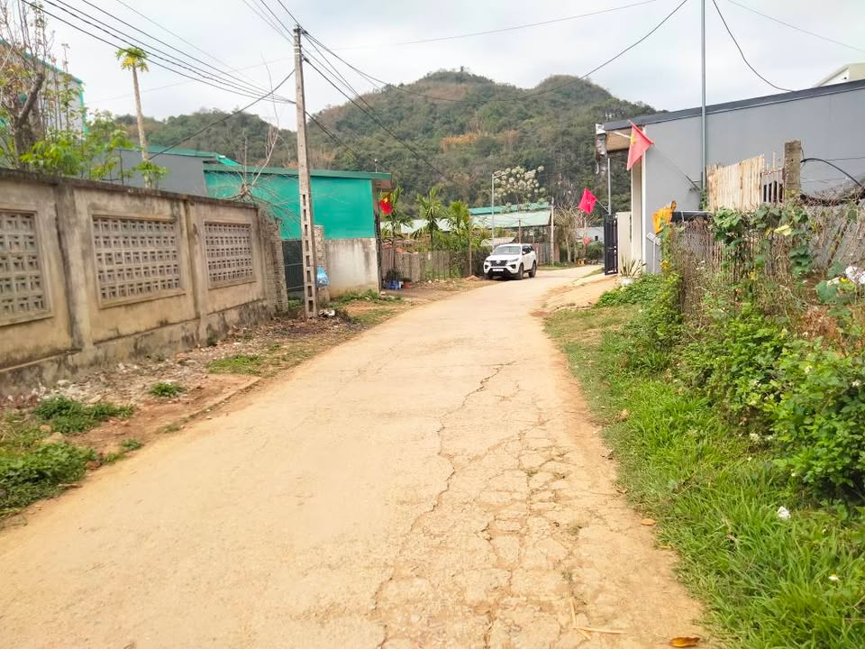 Đất nền Sơn La 240m² giá 9xx triệu - Đường to ô tô, tiềm năng tăng giá