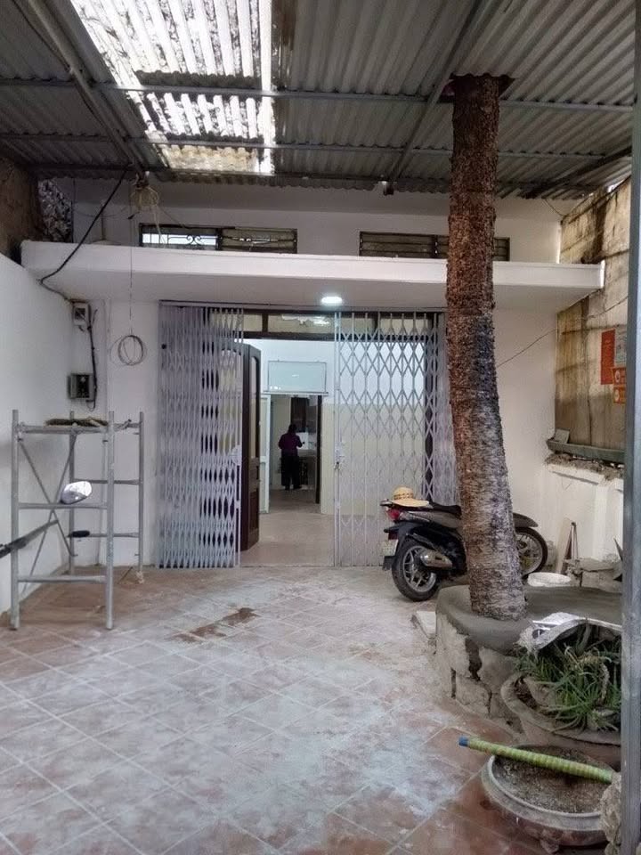 Nhà Lô Góc 3 Mặt Tiền Giải Phóng, Hoàng Mai - 100m² Sổ Đỏ Nở Hậu - 19 Tỷ