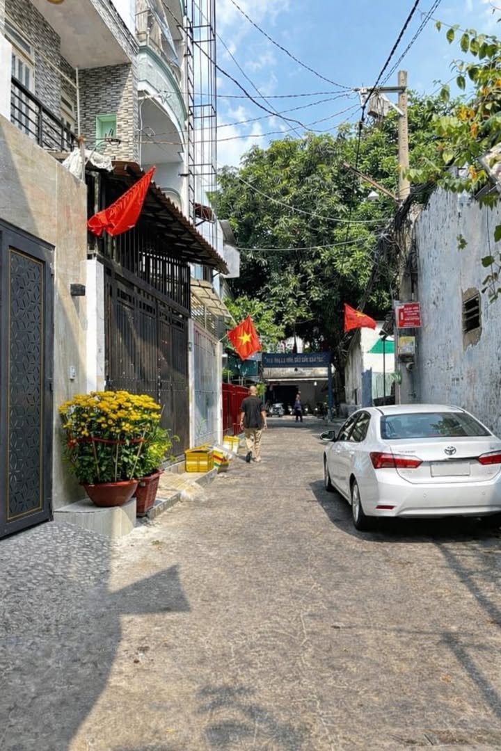 Nhà Hẻm 72m² Đối Diện Aeon Tân Phú - 3PN, 2 Tầng, Sổ Hồng