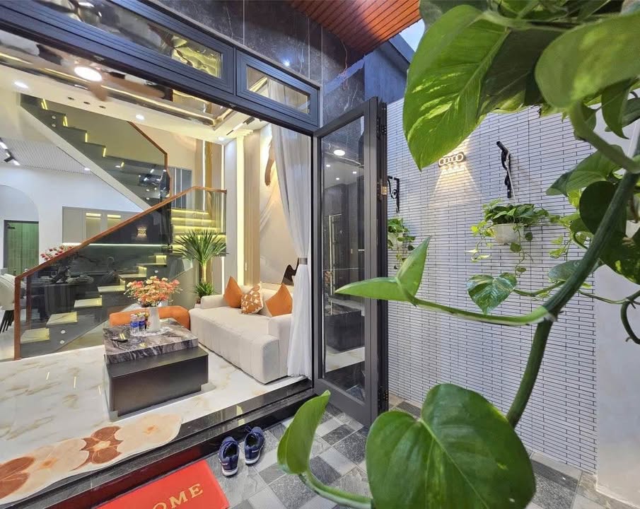 Nhà 3 Tầng Mặt Tiền Kiệt Ông Ích Khiêm - 64m² Ngay Biển Nguyễn Tất Thành