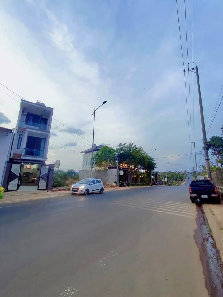 Đất nền Buôn Ma Thuột 500m² - 2 Mặt Tiền, Sổ Đỏ Chính Chủ!