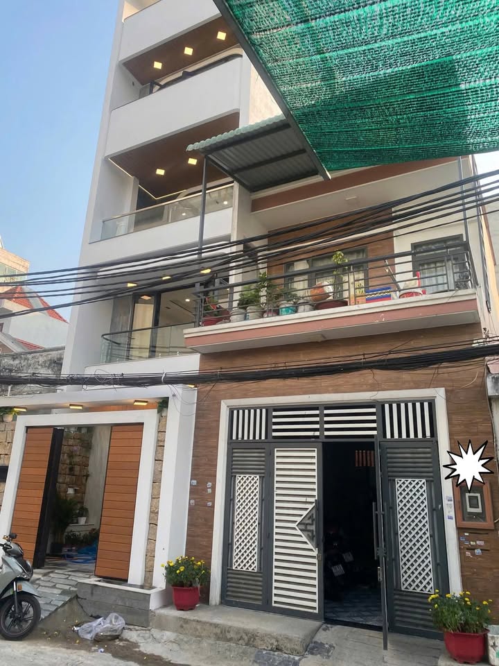 Nhà Mặt Tiền Hẻm Kinh Doanh Bình Tân 90m² - Giá 9 Tỷ