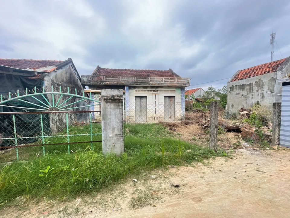 Bán Gấp Nhà Cấp 4 360m² Thổ Cư 2 Mặt Tiền Đường Bê Tông - Phú Hoà, Phú Yên