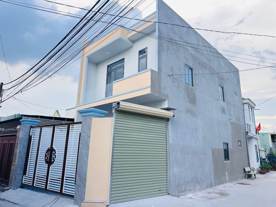 Nhà Góc 2 Mặt Tiền B.Hòa 80m² - 3 Tỷ 150 - Sổ Riêng, Sẵn Sàng Ở Ngay