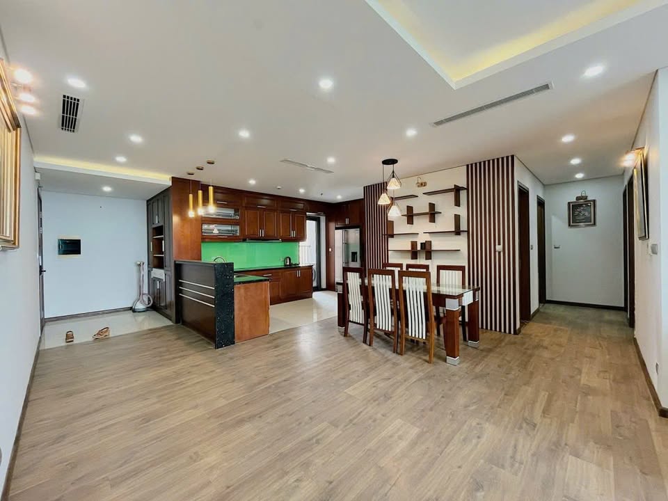 Cho thuê Căn hộ Ngoại Giao Đoàn 122m² - 3PN, Đủ Đồ, Giá 22 Triệu