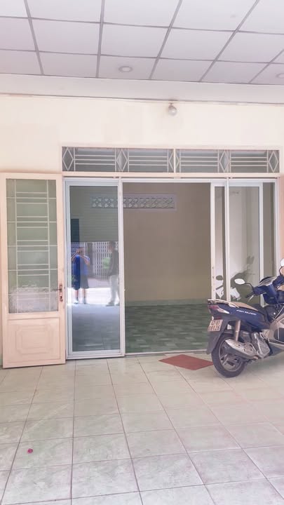 Cho thuê kho xưởng mặt tiền Trung Mỹ Tây 17, Q12 - 121m²