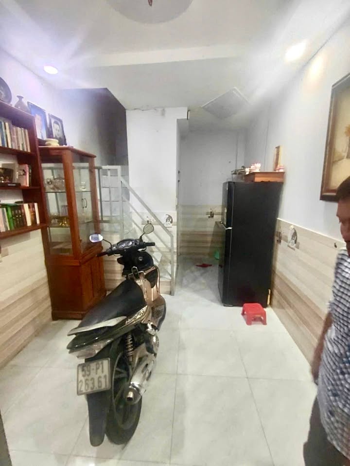 Nhà cho thuê Gò Vấp 2PN, 2 lầu, giá 6.5tr - Sẵn nội thất cơ bản