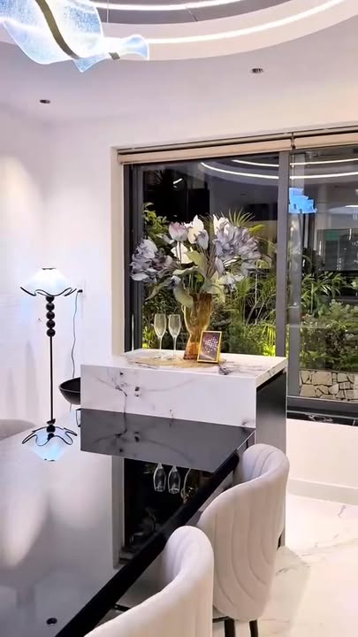 Cho thuê Nhà Phố Gò Vấp - 5 Tầng, Thang Máy, Gara Oto 27 Triệu/Tháng