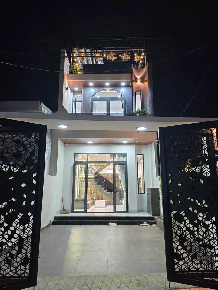 Nhà Sân Vườn 123m² Đà Nẵng - Ô Tô Đậu Sân, 3PN Full Nội Thất