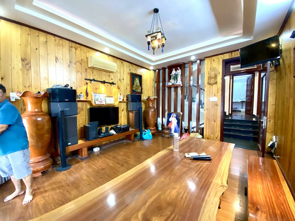 Nhà Phố Gò Vấp 75m² - 4 Tầng Đúc, Xe Hơi Vào Nhà, Giá 9 Tỷ