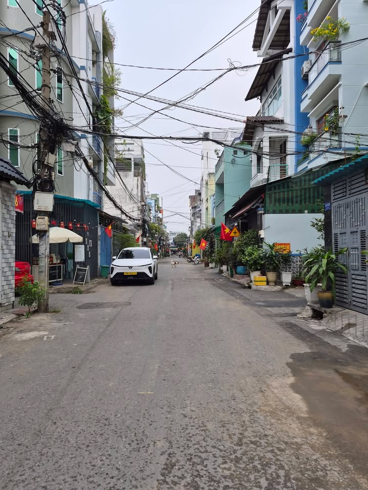 Nhà Phan Huy Ích P14 Gò Vấp 34m² 5.5 tỷ - Ô tô vào tận nhà