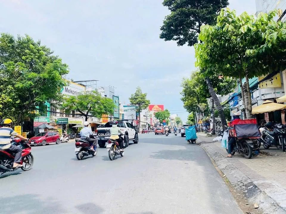 Nhà Phố Trần Hưng Đạo, Cần Thơ 90m² - Mặt Tiền Kinh Doanh Đắc Địa!