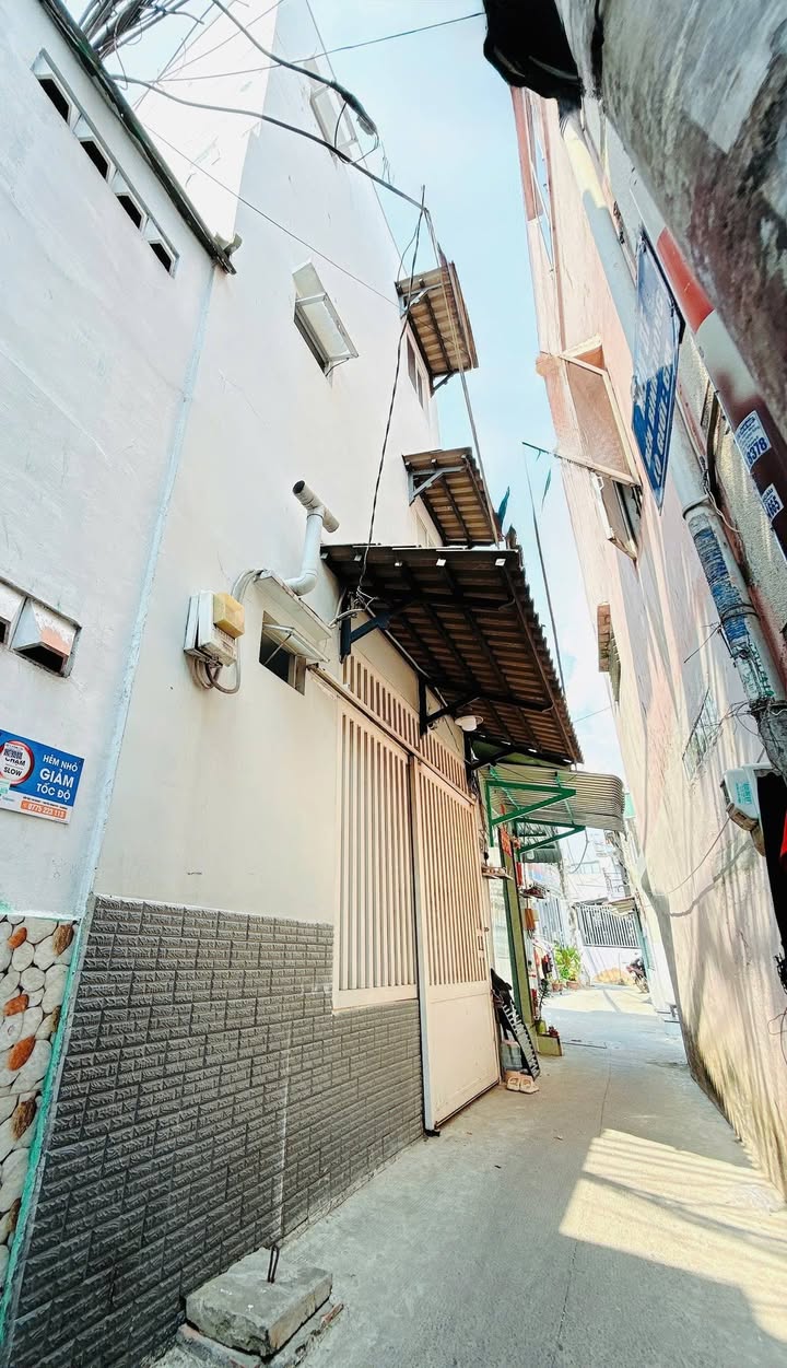 Nhà P14 Q8 Bình Đông 27.5m² - Giá tốt hiếm có, Sổ hồng sẵn!