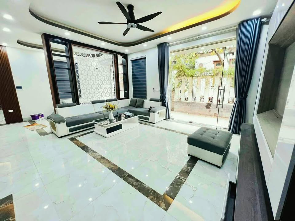 Nhà Tây Tựu Bắc Từ Liêm 74m² 3 tầng - Ô tô vào nhà, Full nội thất!