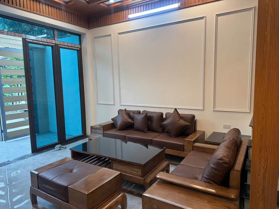 Nhà 3 Tầng Nguyễn Công Trứ, Ninh Sơn - 77m² Hướng Đông, Giá Tốt