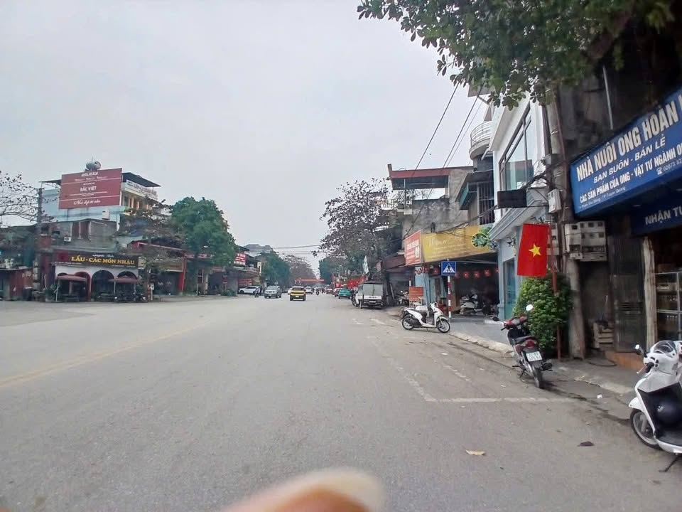 Bán Đất Tặng Nhà 2 Tầng Mặt Tiền Rộng TP Tuyên Quang - 180m²