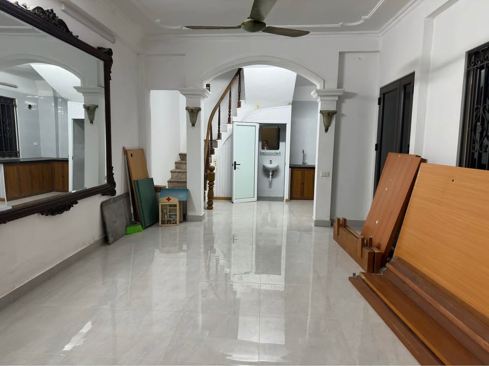 Nhà 4 Tầng 40m² Trần Cung, Cầu Giấy - Giá 10 Triệu, Sẵn Sàng Ở Ngay