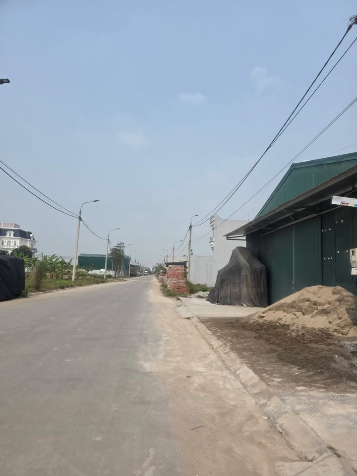 Bán Gấp Nhà Xưởng 330m² Tặng Nhà Full Nội Thất, Kinh Doanh Sầm Uất - Hải Dương