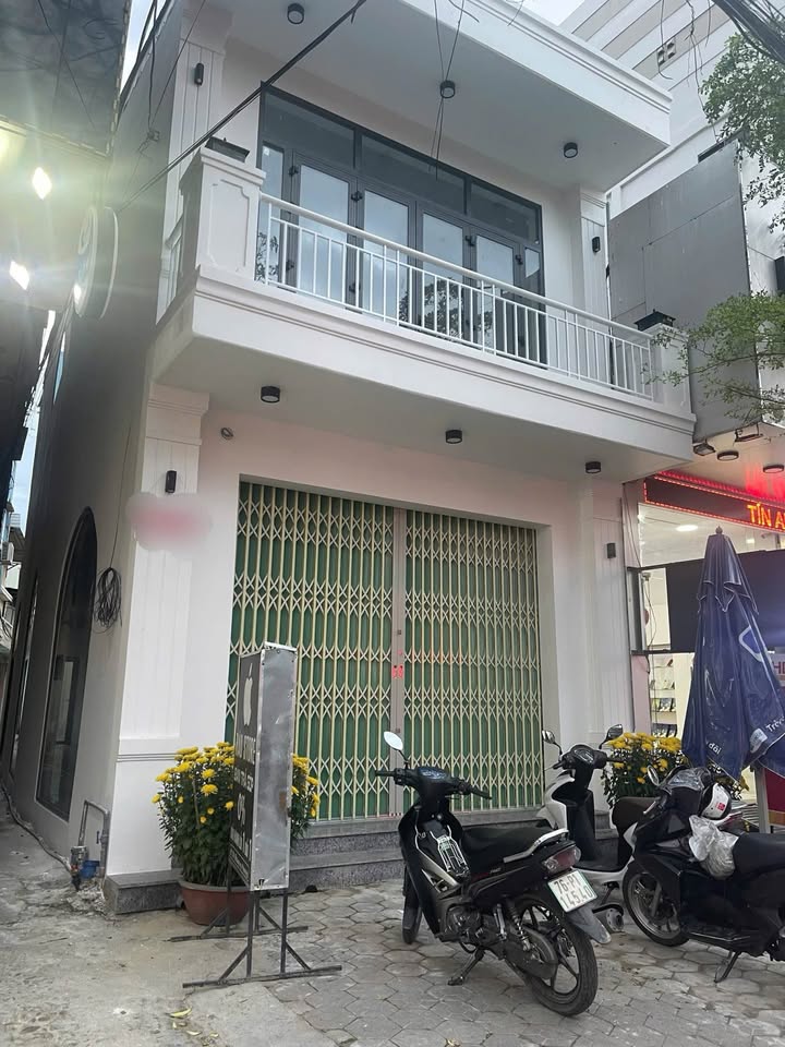 Nhà Mặt Tiền Quang Trung, Quảng Ngãi - 20 Triệu/Tháng - Vị Trí Đắc Địa!