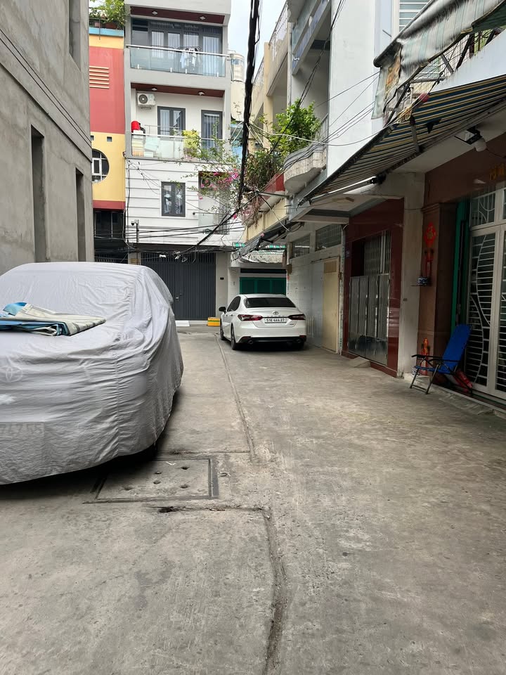 Nhà Hẻm Xe Hơi Lạc Long Quân, Q11 - 40m² Kinh Doanh - 5.2 Tỷ