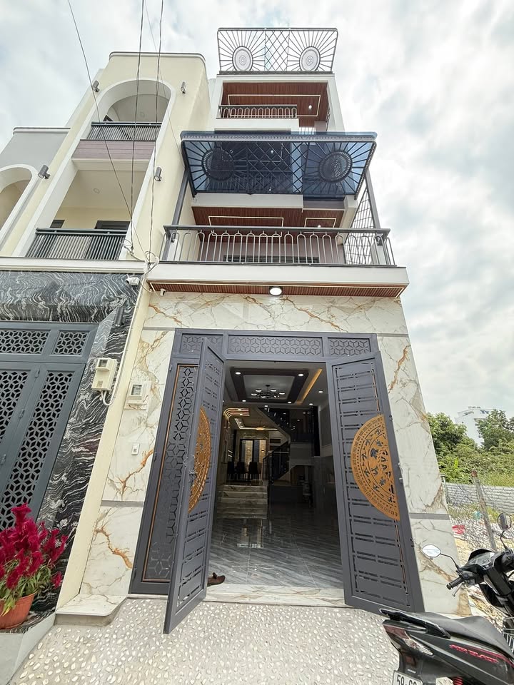 Nhà phố An Phú Đông, Quận 12 72m² giá 6.7 tỷ - Sẵn sàng ở ngay!