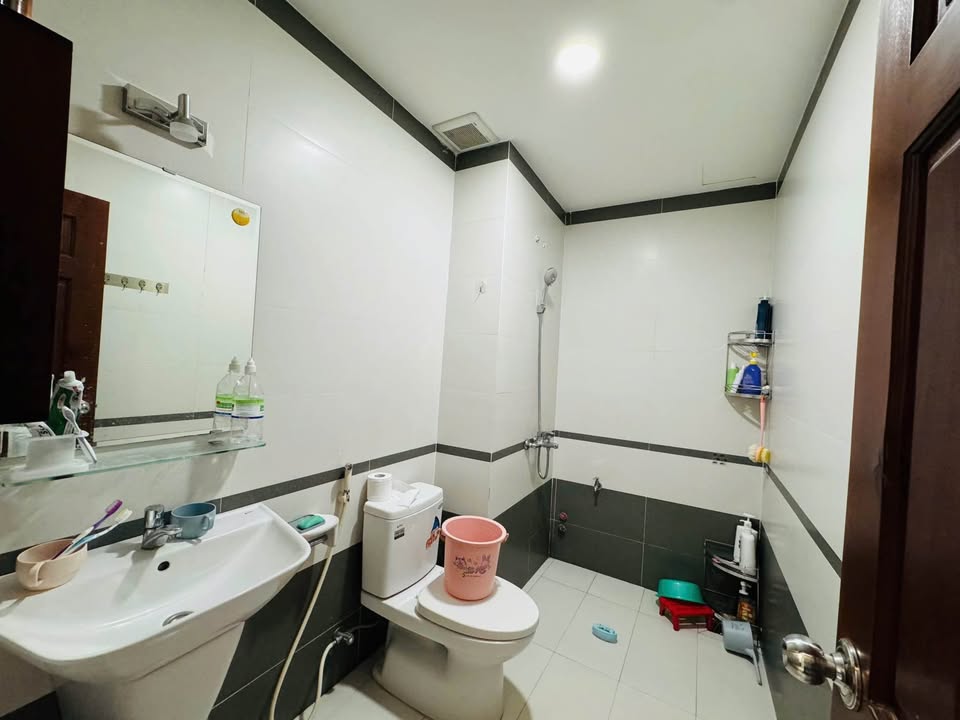 Nhà Phố Văn Tiến Dũng 100m² - Dòng tiền ổn định, kinh doanh ngay!