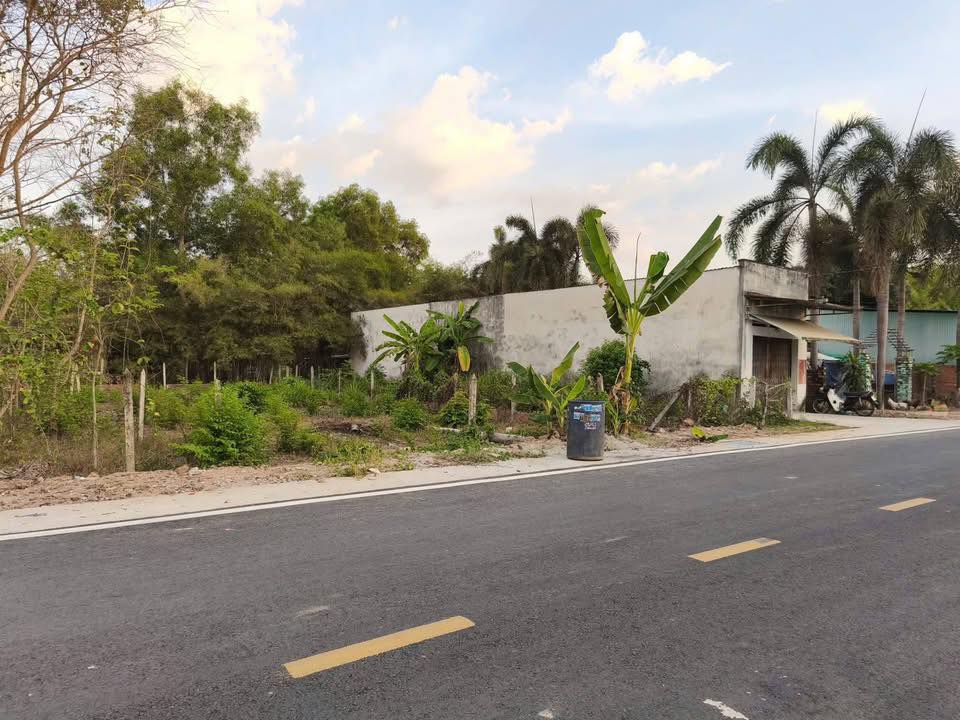 Đất Mặt Tiền 140m² Phú An, Bến Cát - Kinh Doanh Sầm Uất, Giá 2.15 Tỷ