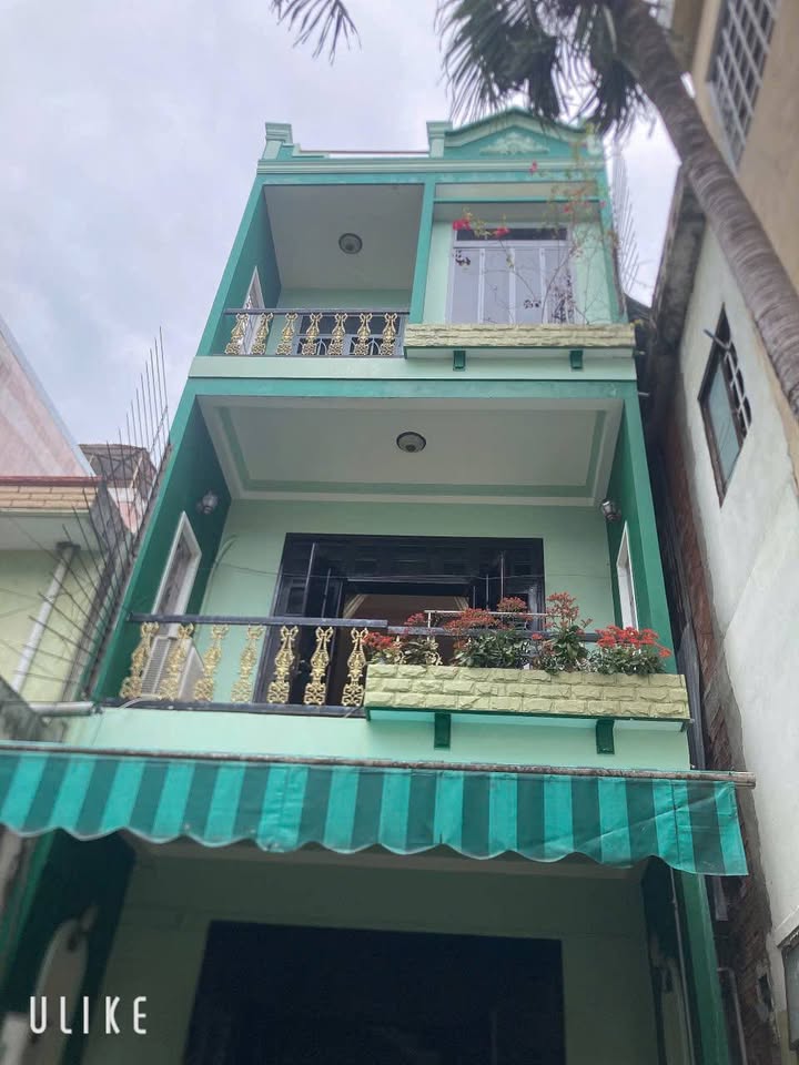 Nhà 3 Tầng 90m² Gần Chợ Đống Đa - Giá 11 Triệu/Tháng