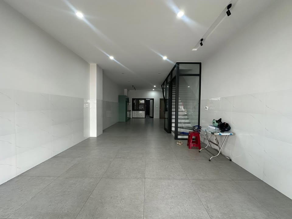 Mặt bằng kinh doanh 95m² MT Hồ Quý Ly, Đà Nẵng - Sẵn Sàng Đón Khách