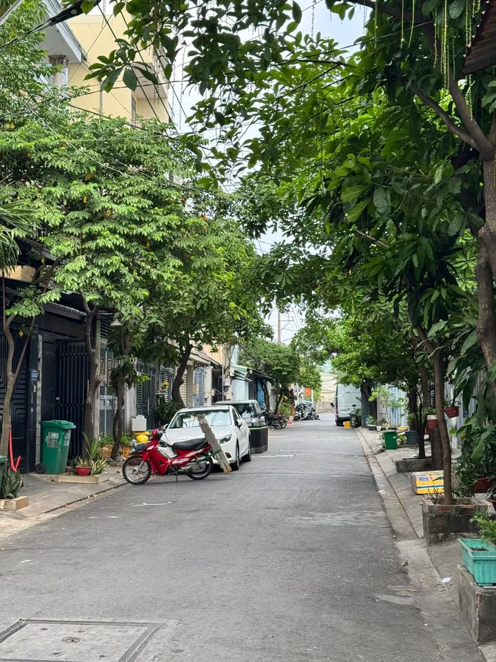 Nhà 4x20m, 3 Tầng, 7 Tỷ, MT 7m, Ngay Nhà thờ Bình Thuận, Bình Tân