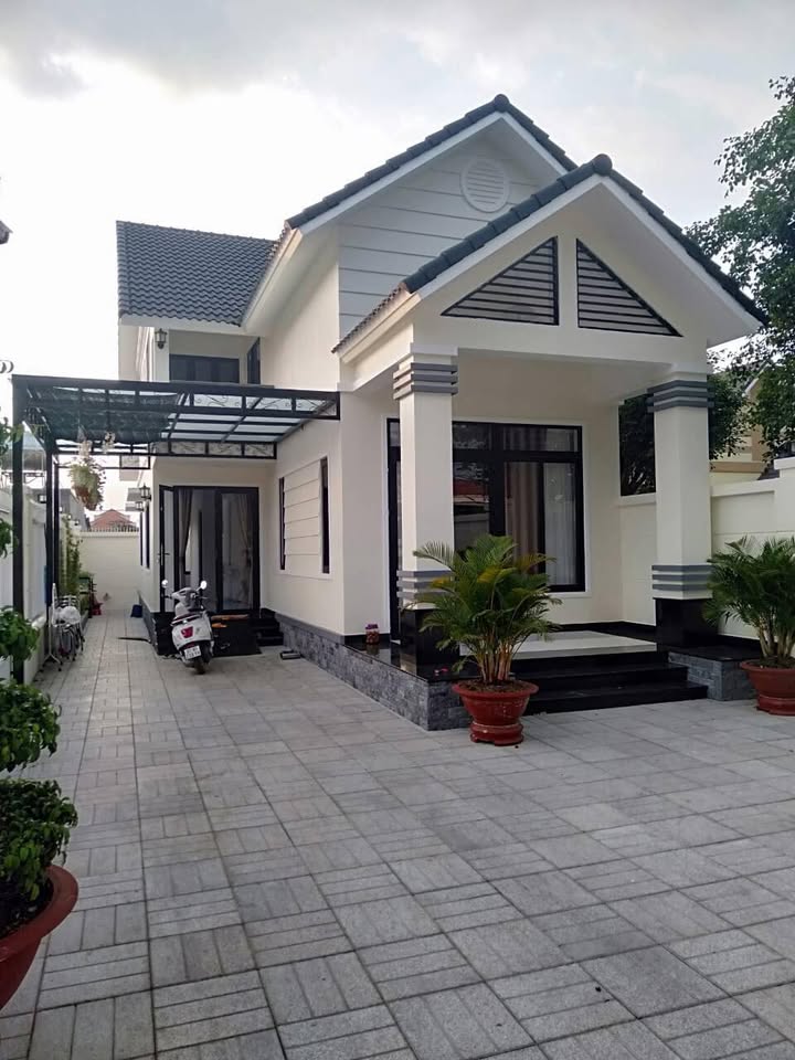 Nhà Hoàng Diệu, Long Khánh - 100m² Chỉ 1 Tỷ, Chính Chủ, Dòng Tiền Ổn Định