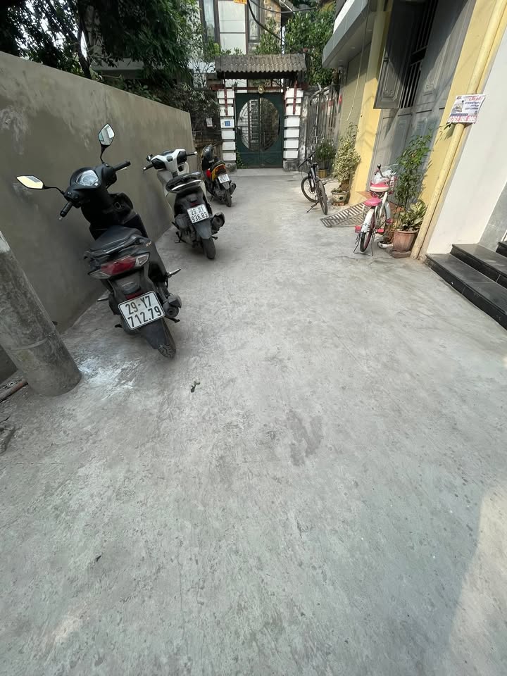 Nhà 5 Tầng Thạch Bàn 31m² - Sổ Đỏ Chính Chủ, Ô Tô Tới Tận Nơi