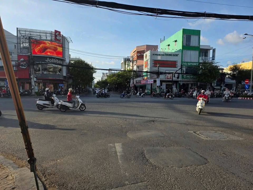 Nhà Mặt Tiền Trần Ngọc Quế, Ninh Kiều - KD Sầm Uất, Thu Nhập 20 Triệu/Tháng