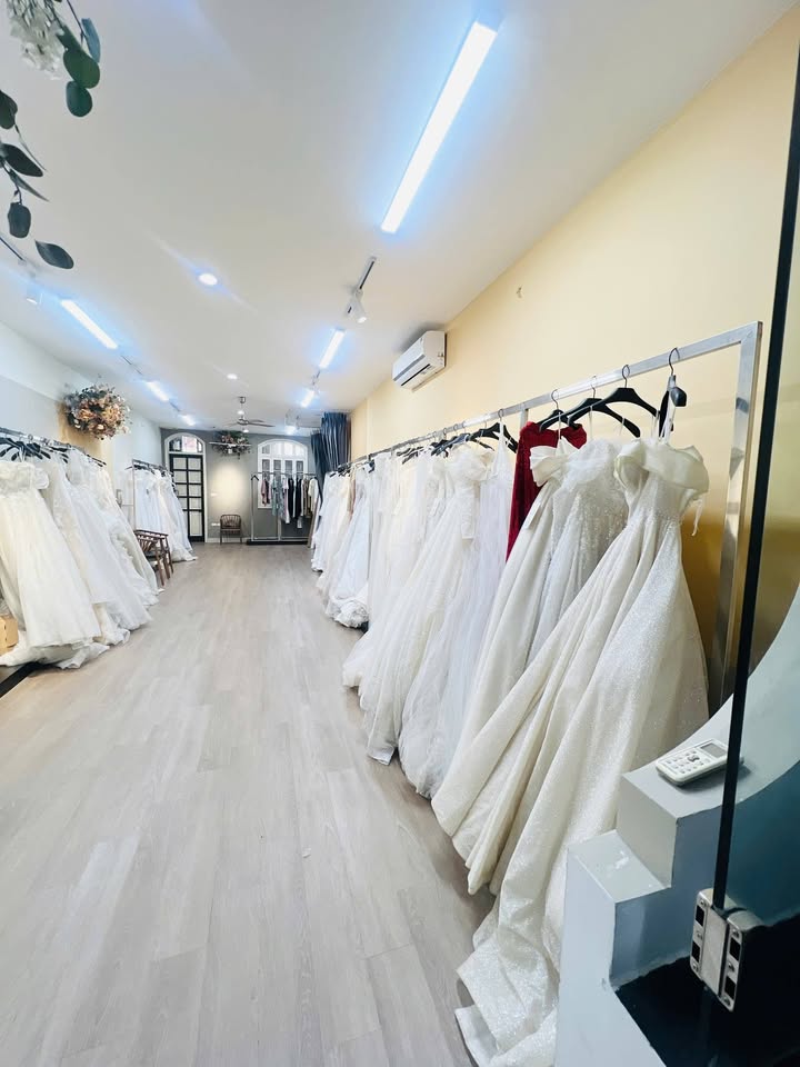 Văn phòng Mai Hắc Đế 140m² - Vị trí trung tâm, sẵn sàng làm việc!