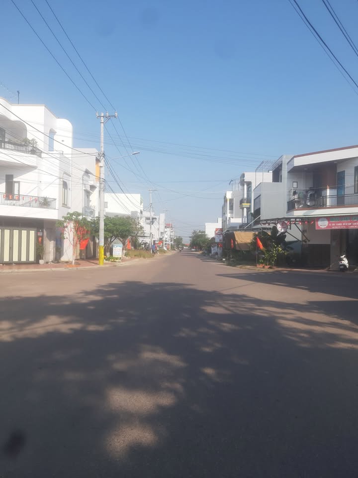 Nhà Mặt Tiền Hoàng Văn Thái, Quy Nhơn - 100m², 3 Tầng, Hướng Đông Nam