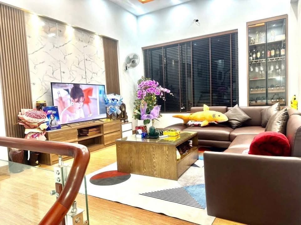 Nhà 72m² Trung Tâm Bắc Ninh - 3.5 Tầng Hướng Đông Giá 8 Tỷ