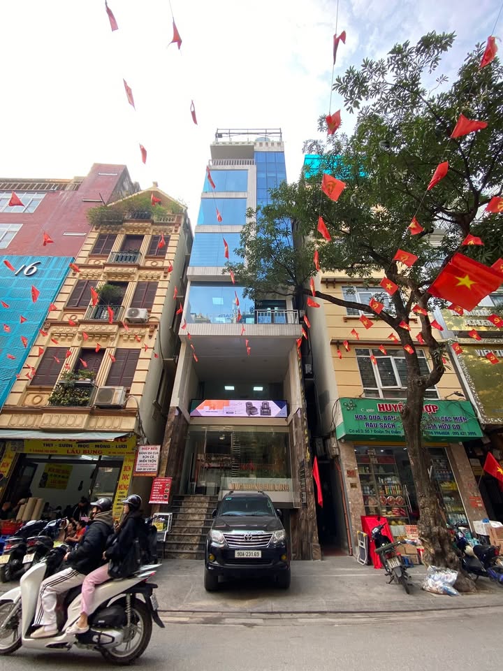 Tòa nhà mặt phố Đoàn Thị Điểm 159m² - Vị trí đắc địa, Đống Đa