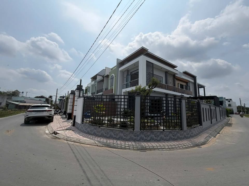 Villa Sân Vườn Góc 326m² Cần Đước - Sổ Hồng Riêng, Tặng Nội Thất Cao Cấp