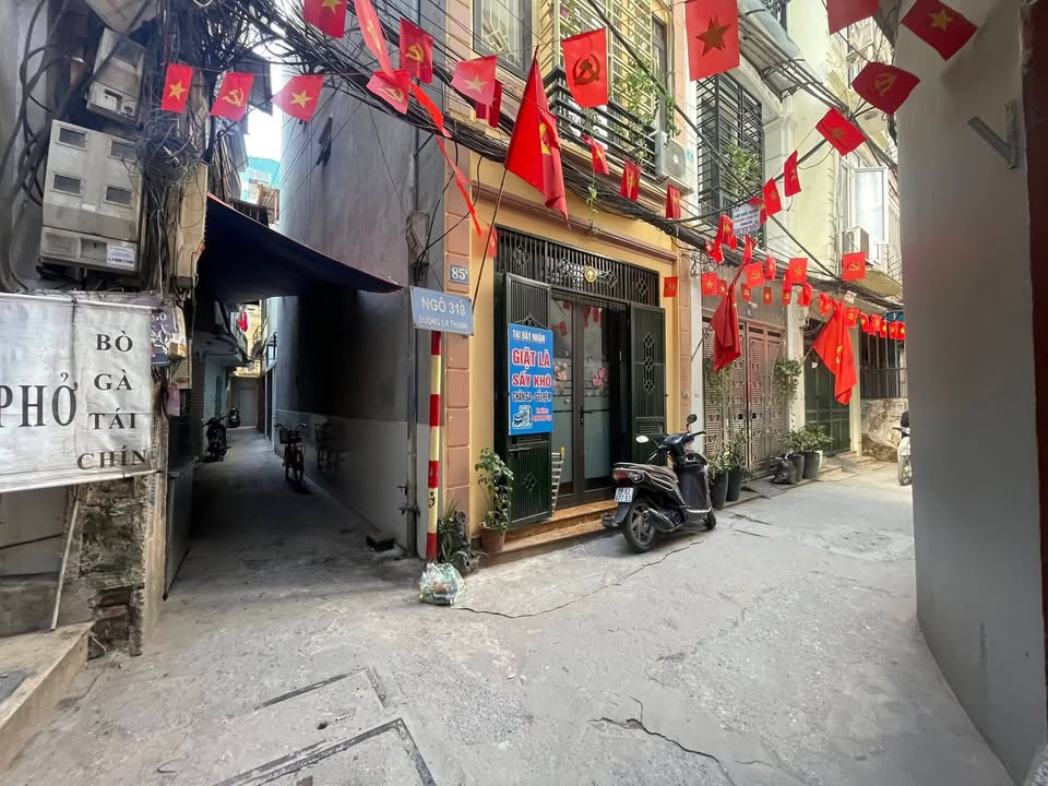 Nhà 4 Tầng Mặt Tiền 5.6m, Sổ Riêng 15m² - Đống Đa, Hà Nội