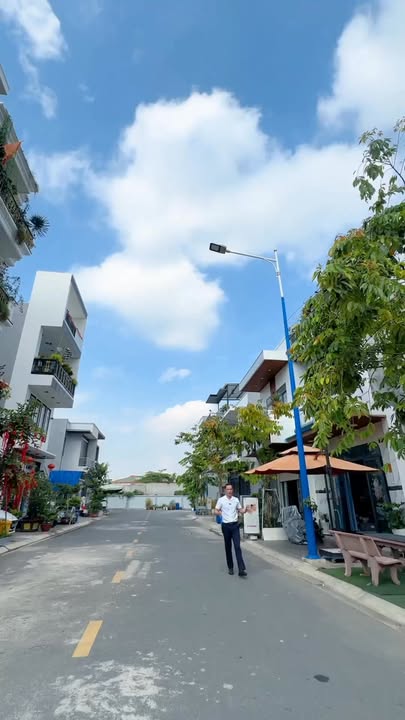 Nhà Mặt Tiền N2 Dĩ An 62.5m² - Sổ Hồng Chính Chủ, Giá 4.8 Tỷ