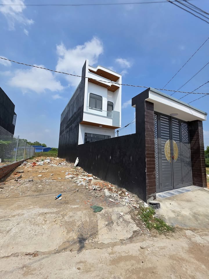 Nhà riêng Tân Uyên 88.9m² giá 3.15 tỷ - Sổ hồng sẵn, ô tô 7 chỗ!