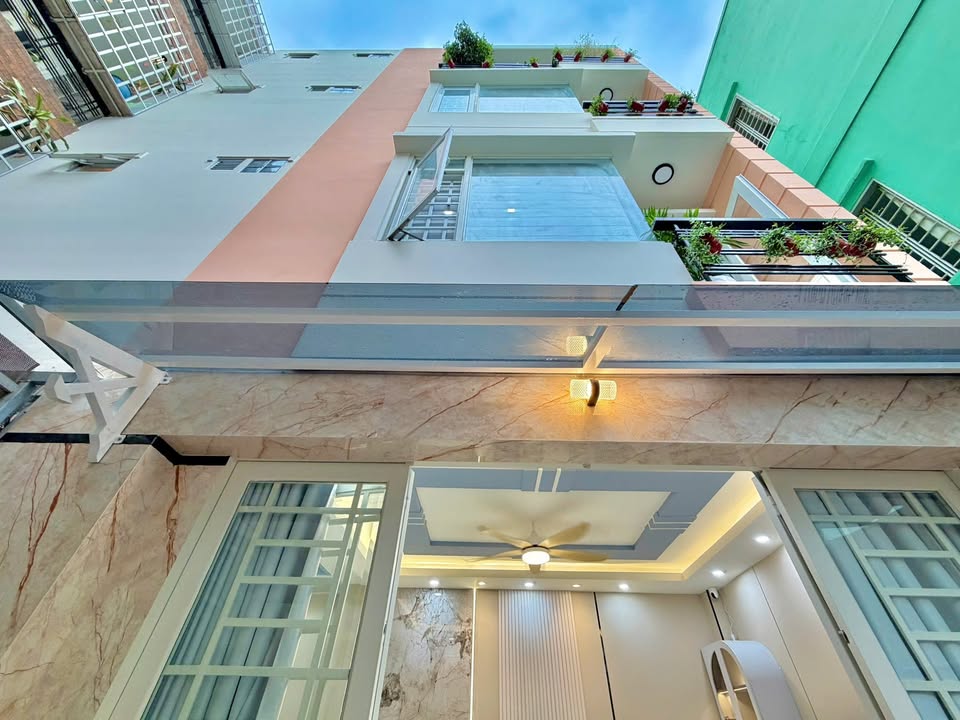 Nhà Phố Quảng Đức, P5, Phú Nhuận - 4PN, 4 Lầu, 48m² - Giá 8.6 Tỷ