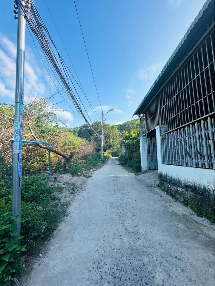 Bán Đất Tặng Nhà Cấp 4 Phước Thượng, Nha Trang - 126m² Sổ Hồng Giá 2.2 Tỷ