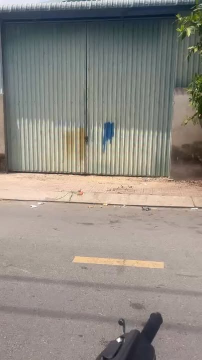 Nhà Kho/Xưởng 350m² Mặt tiền Tân Hiệp Hóc Môn - Container thoải